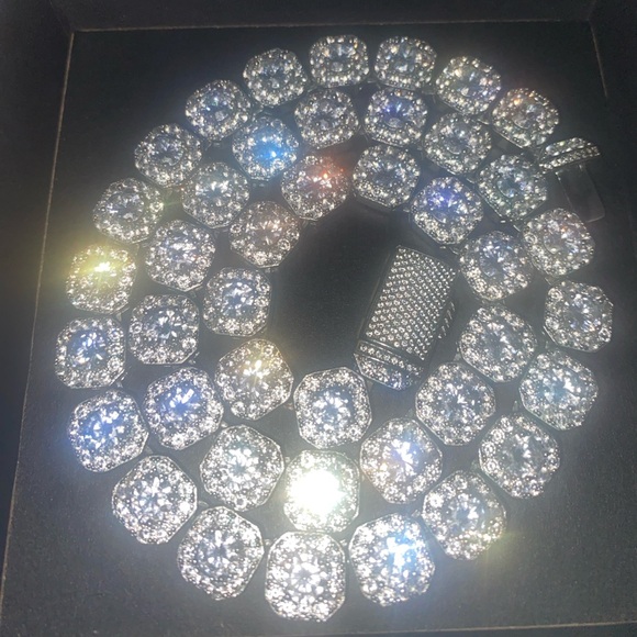 goldstars Jewelry - Glamorous Silver Clustered Tennis White Gold Plated Necklace.
